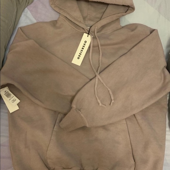 Aritzia BUNDLE - Picture 2 of 4